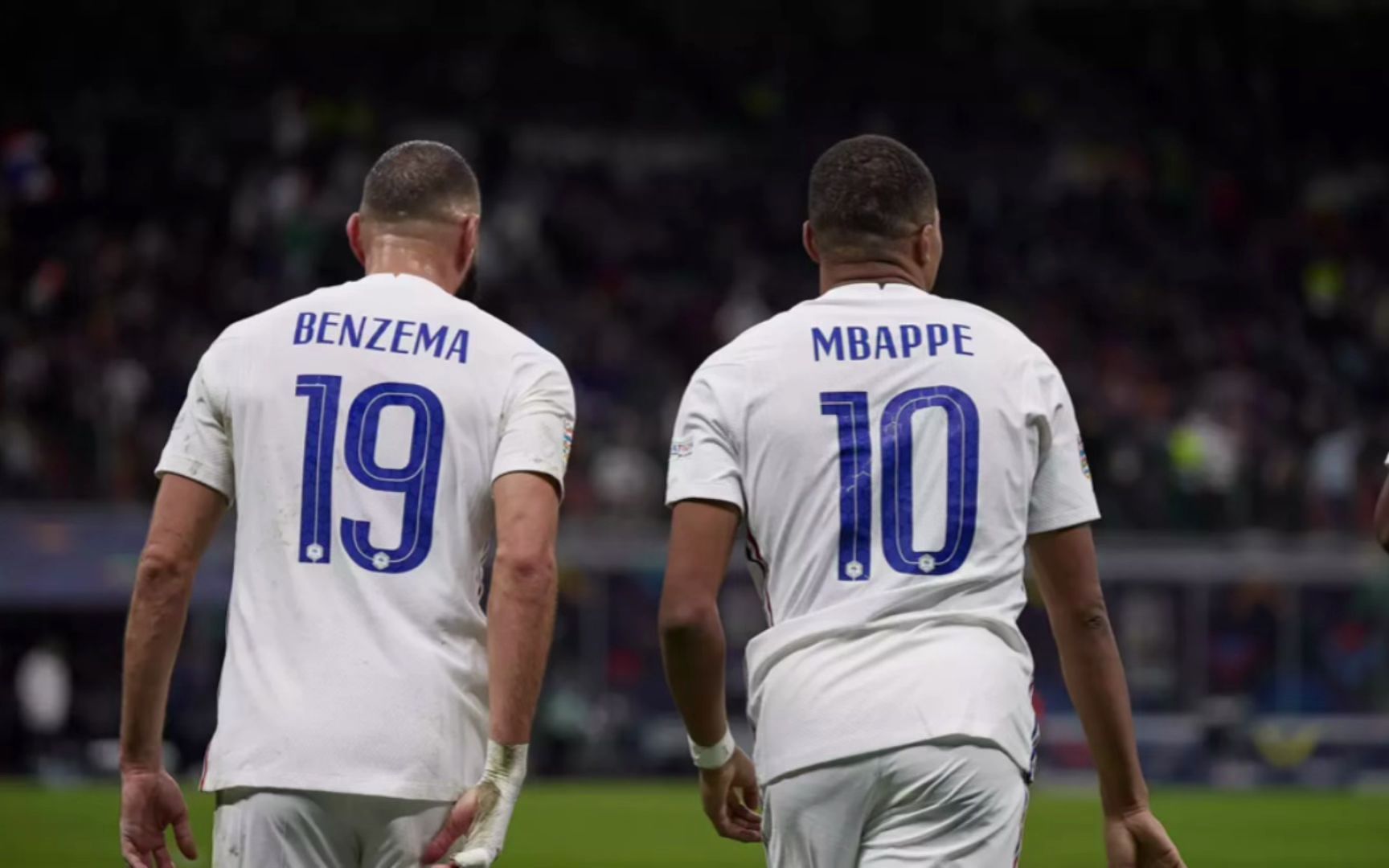 法国队横扫韩国队，奥恰洛夫点燃赛场