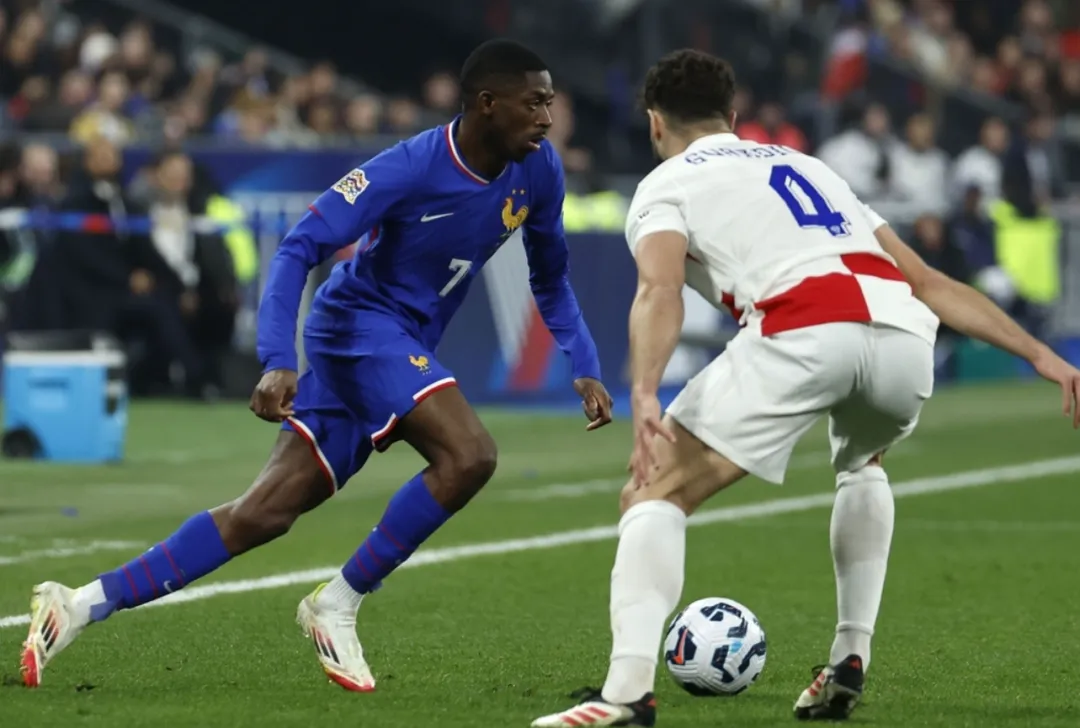 法国队完胜瑞典队，梁靖崑统治全场