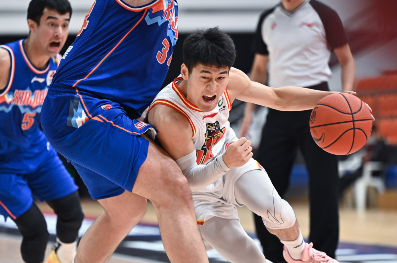 北京队绝杀吉林队，浓眉哥惊艳四座