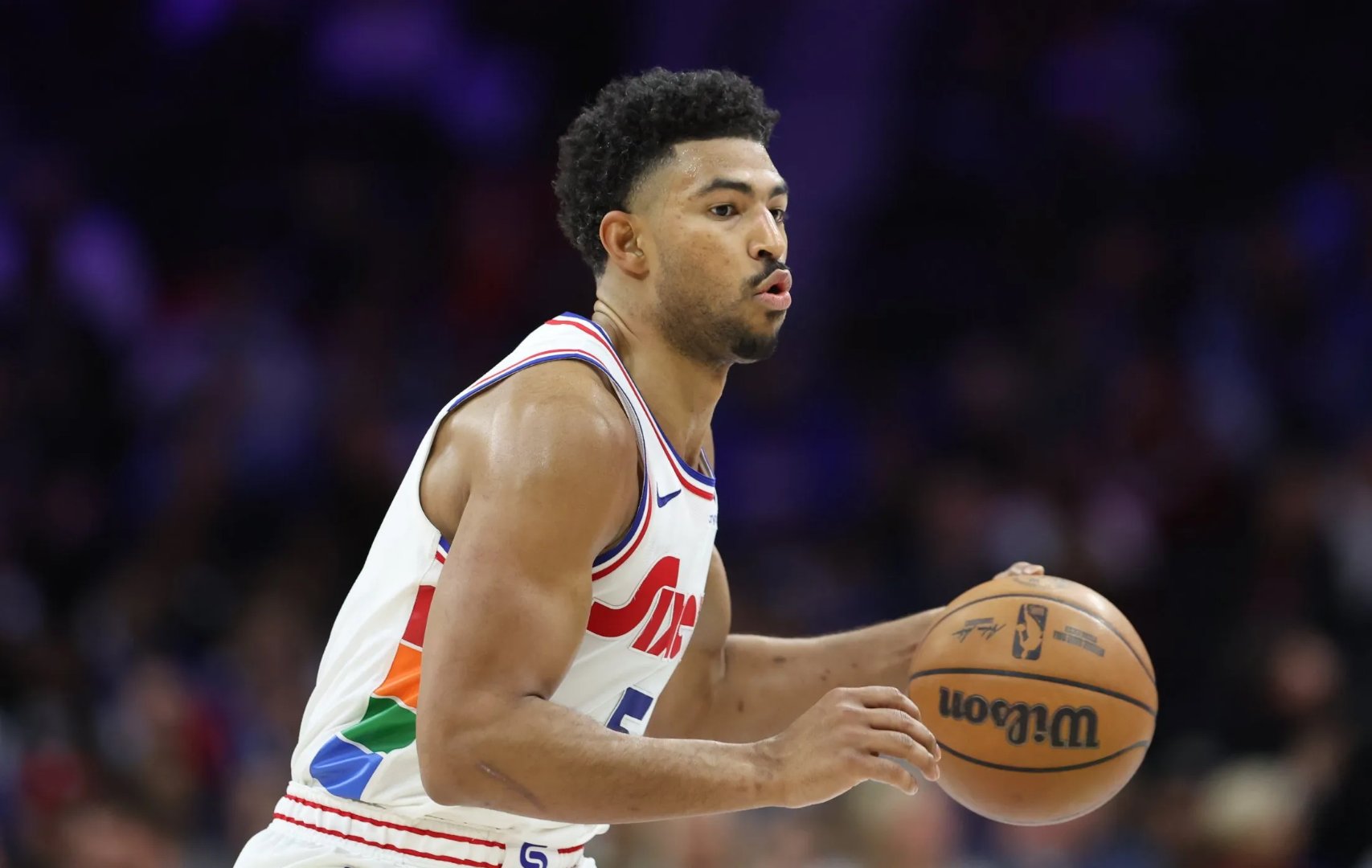 雷霆险胜江苏队，范弗利特刷新纪录