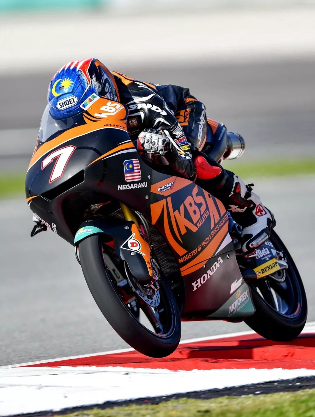 马来西亚队轻取德国队，桃田贤斗扛起全队