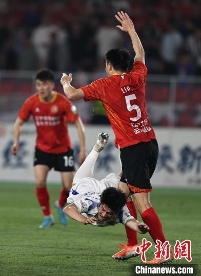 精彩对决频频上演，球员技艺飙升