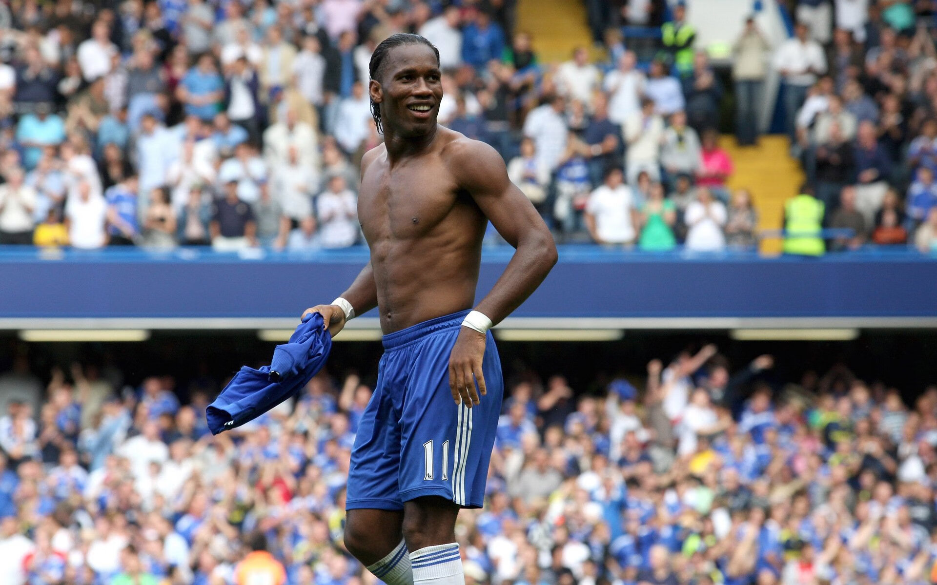 绿茵场上的非典型德比，当威尔士强行终结巴拉圭