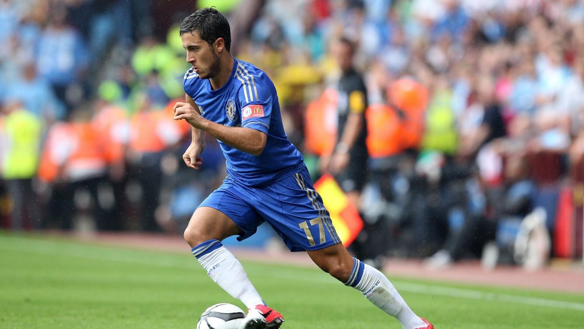 西甲国家德比之夜，梅西用实力证明自己